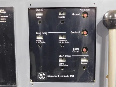 Square D DS-206 Low-Voltage AC Power Circuit Breaker 800A Frame 600A Sensor Used