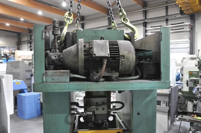 USED SOENEN 50 TON