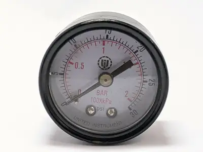 USED UNITED INSTRUMENT GAUGE 0-2 BAR 100X KPA