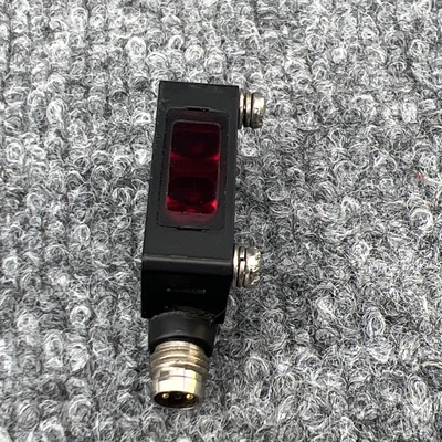 Used SICK WL100-P4420 Photoelectric Sensors California US | Davliegogo LLC #1705567