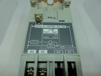 NEW ALLEN BRADLEY 700-RT00C110A1