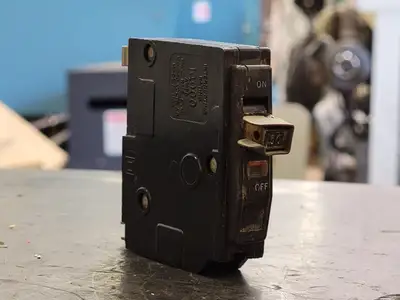 USED SQUARE D QO130