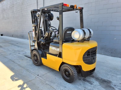 Used CATERPILLAR 5,000LBS CAPACITY, PNEUMATIC TIRE Liquid Propane Forklifts Michigan US | Miedema Asset Management Group #1340399