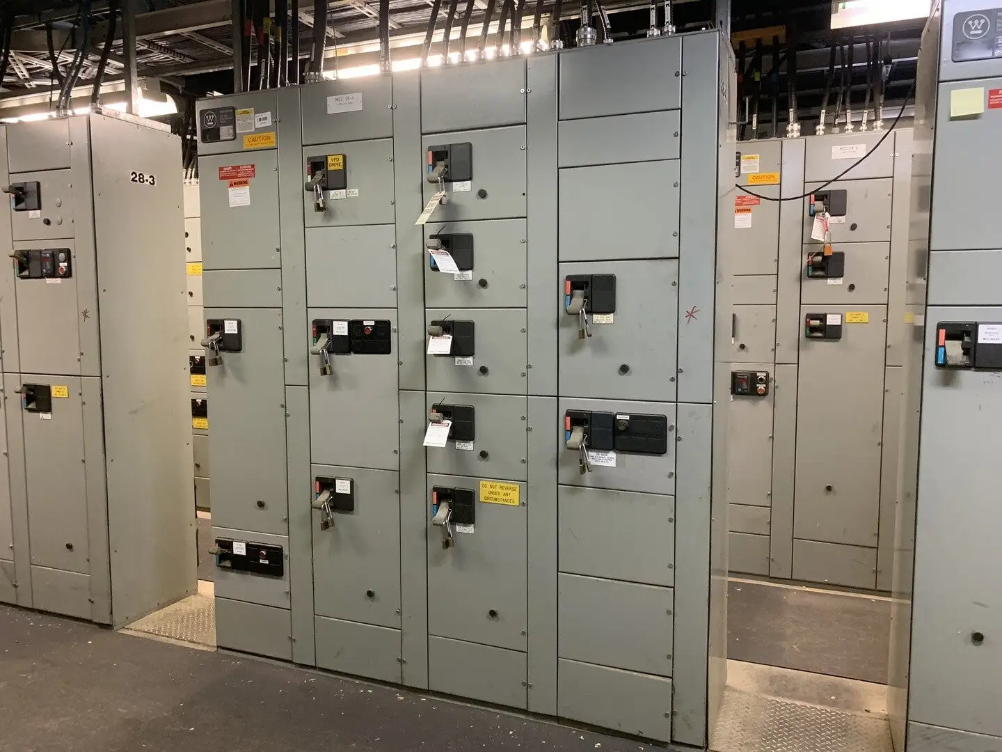 Five Star Double-Sided Motor Control Center (MCC), 600V Max., 1000A, 23 Buckets