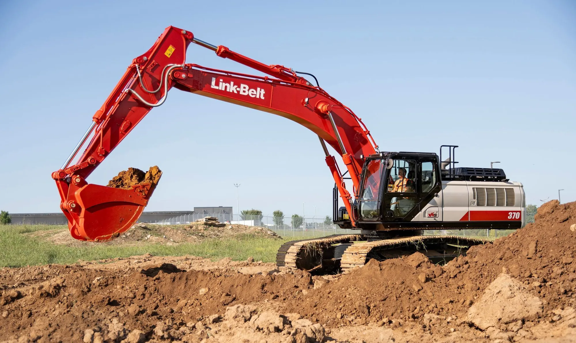 NEW LINK BELT EXCAVATORS 370X4S