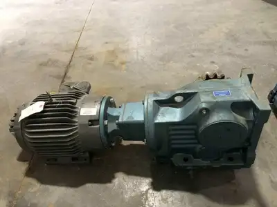 Sew-Eurodrive K87AM213 3HP Gear Drive/Speed Reducer 79.34:1 6000RPM 3PH