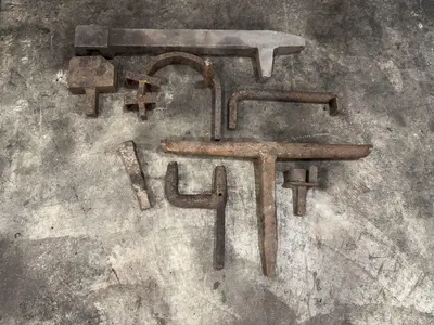 70.5" X 59.5" X 34.5" X 6.25" METALWORKING IRON FORMING ACORN TABLE: YOBRO #24097