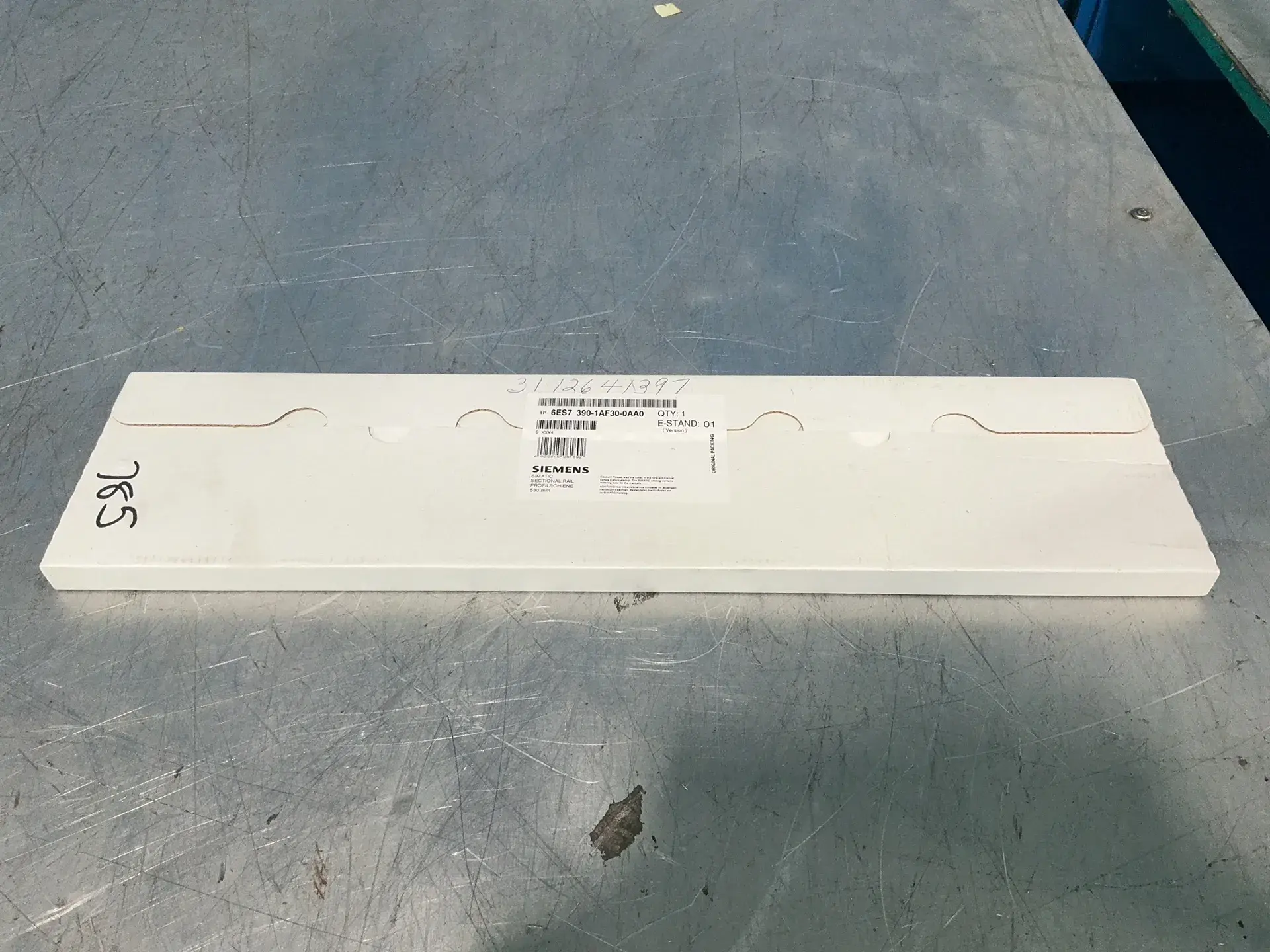 New | in-Stock SIEMENS 6ES7 3901AF300AA0 PLC Chassis Ohio US | HGR 24 #1314269