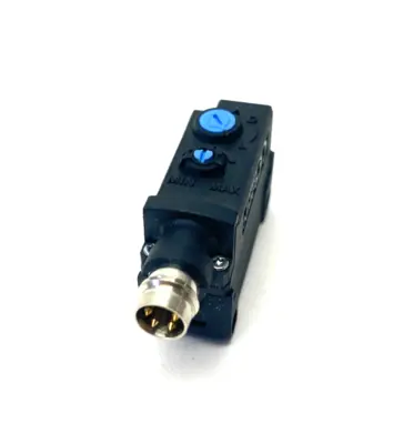 USED KEYENCE SQUARE RETRO-REFLECTIVE SENSOR M8 CONNECTOR TYPE