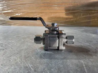 New | in-Stock SWAGELOK SS-63TS8 Valves/Fittings British Columbia CA | Lenmark #255381
