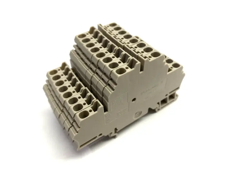 Used WEIDMÜLLER FEED-THROUGH TERMINAL BLOCK 1674300000 LOT OF 8 Terminal Blocks | Maverick Industrial Sales #1103591