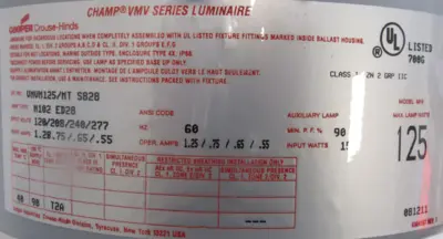 NEW CROUSE HINDS VMVM125/MT S828 LIGHT FIXTURE CHAMP VMV SERIES VMVM125MTS828