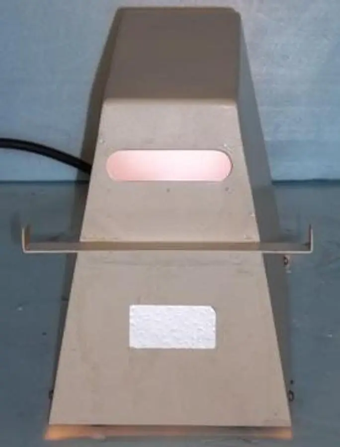 QTY. 1. SINGLE BAND ULTRA VIOLET MINERAL LAMP....