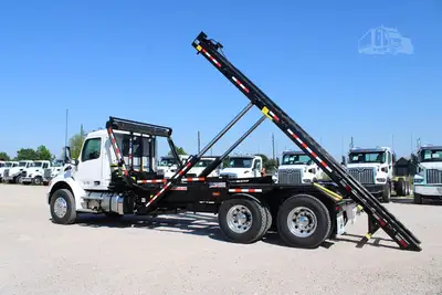 New | in-Stock 2027 PETERBILT 548 Rolloff Trucks Texas US | Roll Off Truck World #1492014