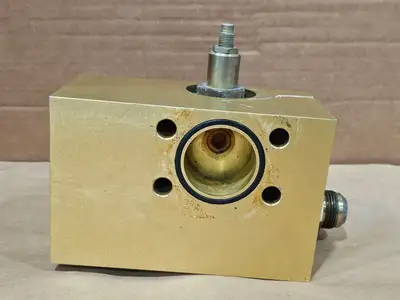 Used VICKERS MCD-4956 Parts (Hydraulics and Pneumatics) British Columbia CA | Lenmark #1440873