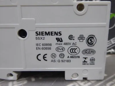 Box of 4 Siemens 5SX2 325-7 Miniature Circuit Breaker 25A 400VAC 3 Pole New NIB