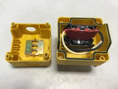 USED ALLEN BRADLEY 800E-1PY