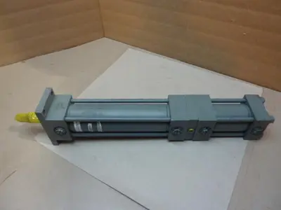 USED PARKER FLUID POWER 02.50 CK.1-2HLT.13A1XA 6.675