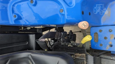 USED 2005 NEW HOLLAND TC35A