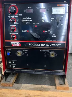5916-300 Lincoln Electric Squarewave 275 TIG or Stick AC/DC Welder