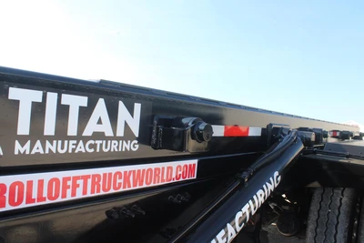 New | in-Stock 2027 FREIGHTLINER 114SD PLUS Rolloff Trucks Texas US | Roll Off Truck World #1507657