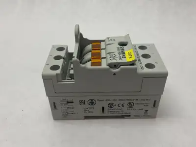 USED SIEMENS FUSE HOLDER CLASS CC 3-POLE