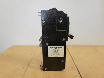 USED SQUARE D Q12100