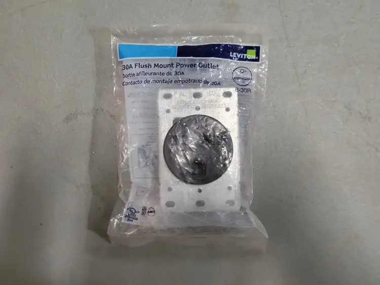 Used LEVITON 5372-S00 Cable & Wire British Columbia CA | Lenmark #251978