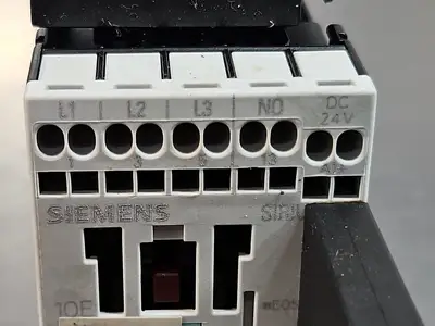 Siemens 3RT1017-2BB41 W/ 3RT1916-1EH00 Power Contactor Loc4C4