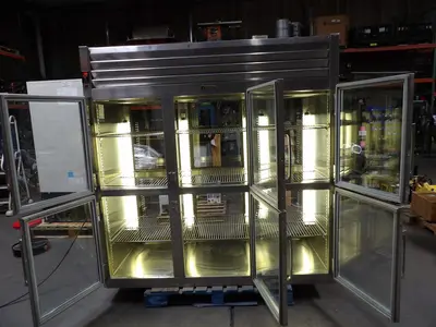 Used TRAULSEN RHT332NPUT-HHG Refrigerators Texas US | Aucto #1307199