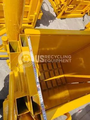 Used ZUICK 100LB VERTICAL CLOTHING BALER Balers Florida US | US Recycling Equipment #1354932