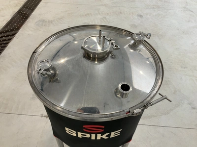 Used SPIKE BREWING CF30 CONICAL FERMENTER/UNITANK WITH INSULATED CONICAL JACKET Brewing Equipment Michigan US | Miedema Asset Management Group #1580154