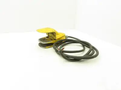 Square D 9002 Foot Pedal Operator Switch Control Sheild & Base 600VAC