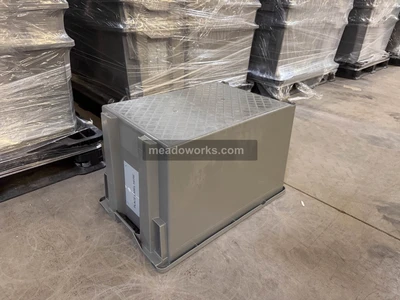 Used Plastic Totes Stack and Nest Containers Shipping Containers Illinois US | Meadoworks #1514565