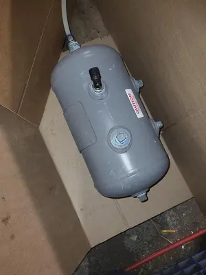 USED MANCHESTER TANK MANCHESTER TANK CAT# 304982 MAWP 200 PSI 3 GAL