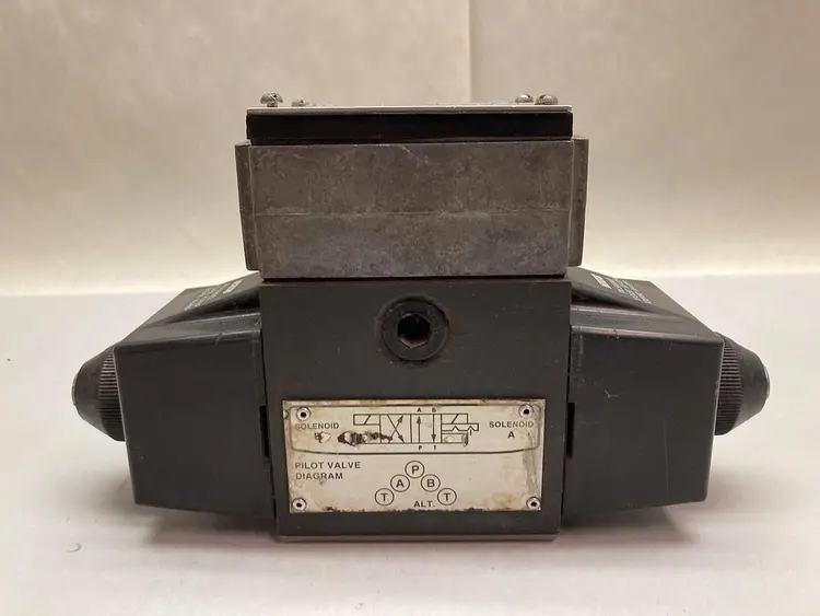 New | in-Stock EATON VICKERS DG4S4LW-012A-B-60 Pump & Valve Parts | Surplus Asset Holdings #1219366