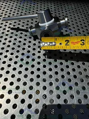 USED GE HEALTHCARE SALVI DN10 1220 4-WAY 316 VALVE 18-1012-57 W/1/2" SANITARY FITTING
