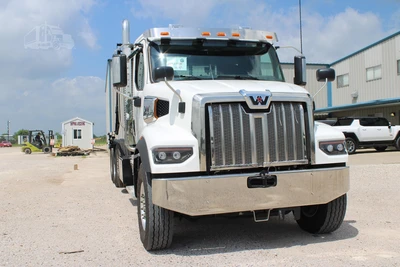 New | in-Stock 2027 WESTERN STAR 47X Hooklifts & Roll-Offs Texas US | Roll Off Truck World #1492010
