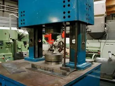 USED EXTRUDEHONE ABRASIVE FLOW MACHINING