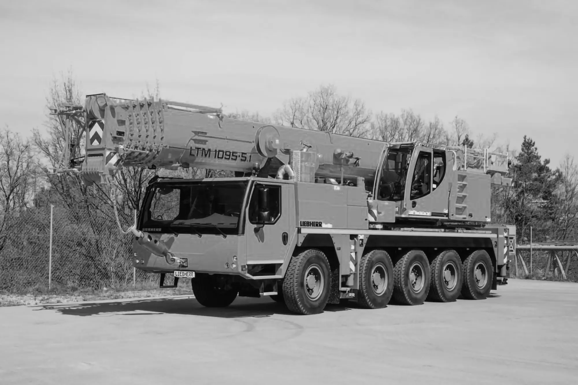 Used 2017 LIEBHERR LTM 1095-5.1 Rough Terrain Cranes Texas US | Uriquip #1421167