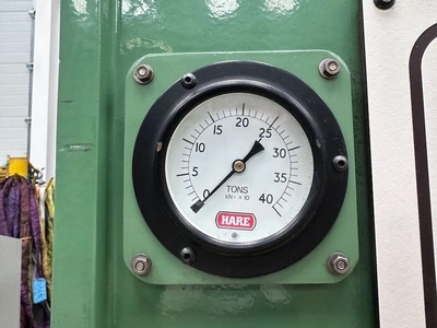 Used 2002 HARE 25HP Hydraulic Presses GB | Charter Auctions #1398553