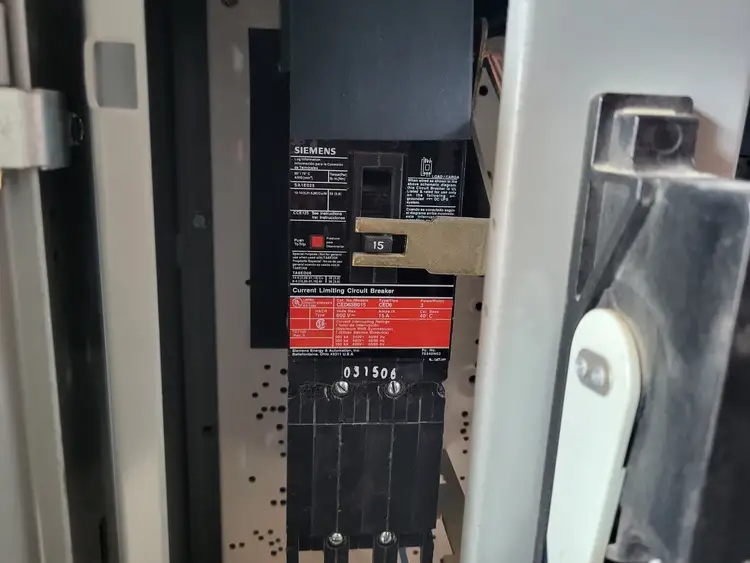Used SIEMENS CED63B015 Circuit Breakers British Columbia CA | Lenmark #248949