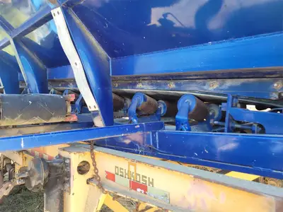 USED 2003 CANAMERICAN STONE SPREADER SOIL KING XL19