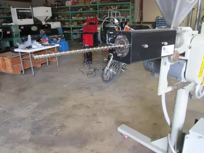 3/4″ Youngstown Pedestal Extruder