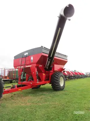 New | in-Stock 2025 E-Z TRAIL 870 Grain Carts Pennsylvania US | Zimmerman Farm Service #1409827