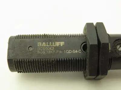 Balluff BOS18KF-PA-1QD-S4-C Retroreflective Photoelectric Sensor 0-4.5m Lot of 9