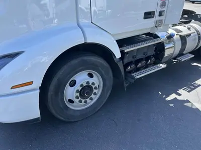 USED 2021 VOLVO VNR42T300