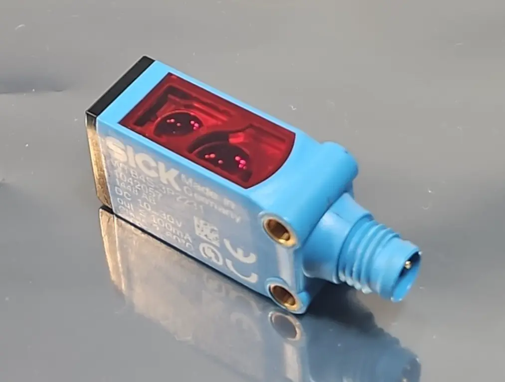 Sick WTB4S-3P2231 Photoelectric Proximity Sensor Loc5E3/4