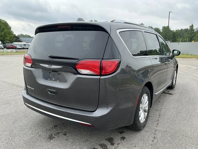 USED 2019 CHRYSLER PACIFICA