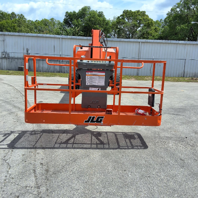USED 2013 JLG 800AJ